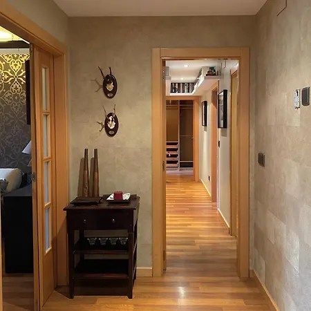 Le Chantre By Aroom Vut - Le - 1359 León