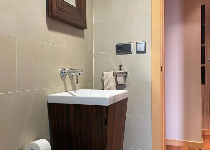 Le Chantre By Aroom Vut - Le - 1359 León