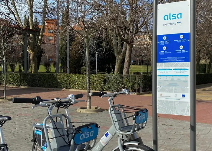 Le Chantre By Aroom Vut - Le - 1359 *