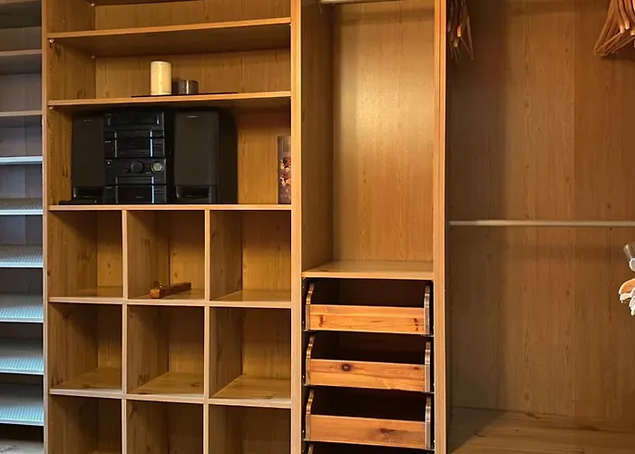 Le Chantre By Aroom Vut - Le - 1359 León